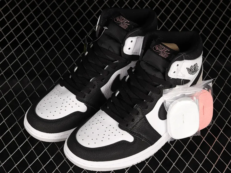 All categories Air Jordan Jordan series basketball shoes Air Jordan 1 High foreign trade version Air Jordan 1 High OG "Stage Haze" AJ1 Joe 1 black and gray toe 555088-108